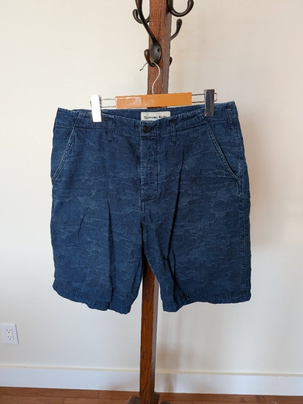 UW Shorts in Dark blue camo detail
